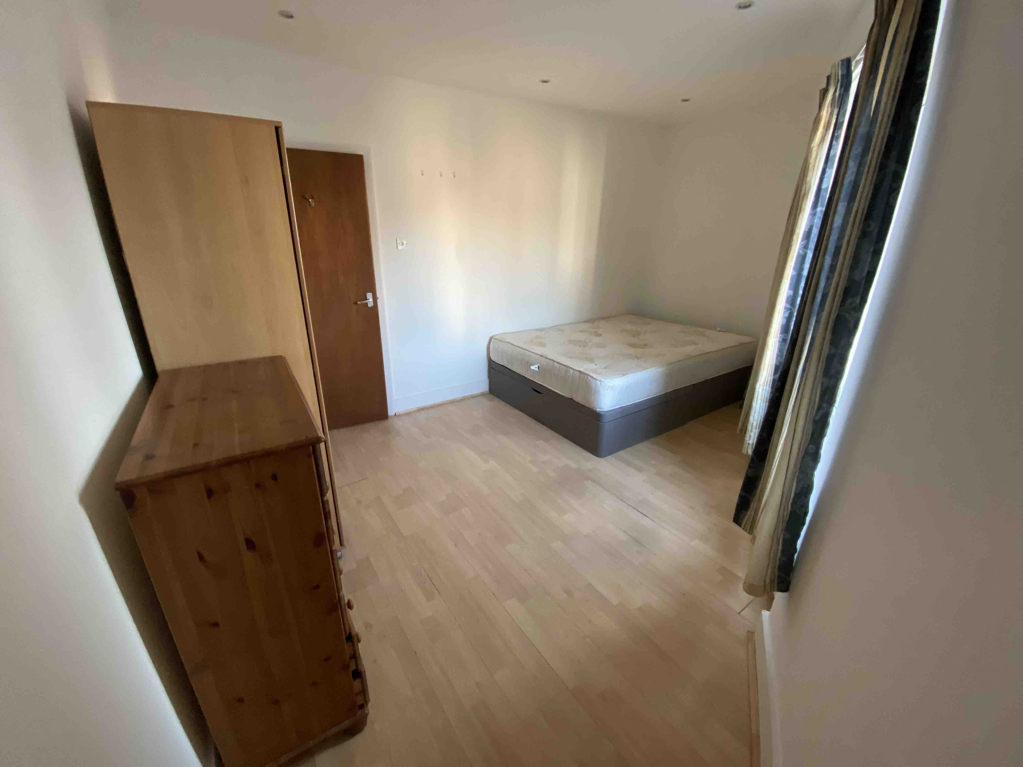 spacious room 10 min from Kings X RoomsLocal image