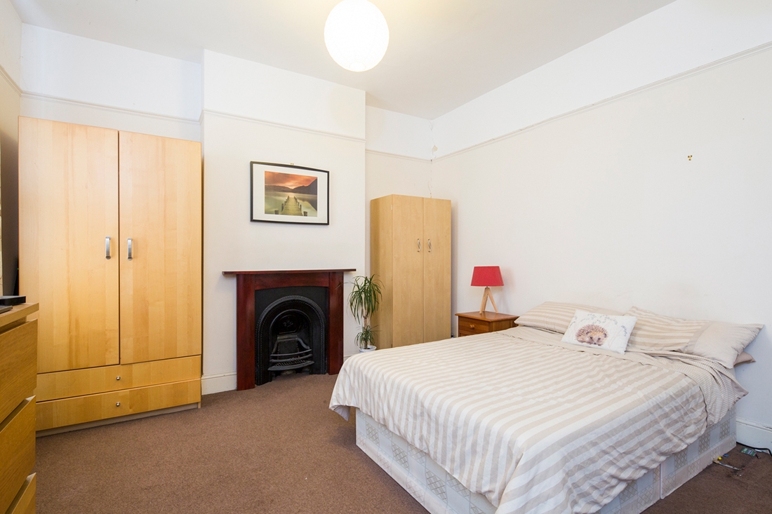 Charming double bedroom in a two bedroom located in the heart of BRISTOL