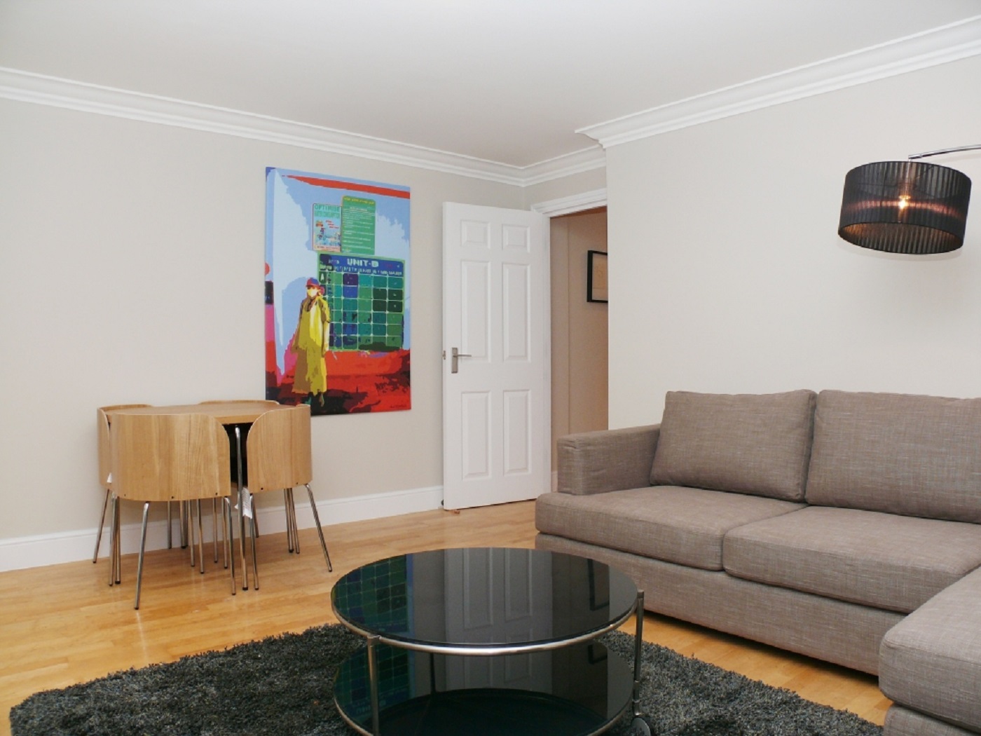 Charming double bedroom in a two bedroom located in the heart of BRISTOL RoomsLocal image