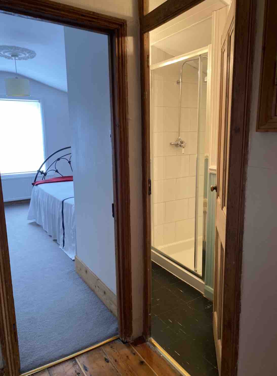 Mon-Fri room + private shower & shared garden RoomsLocal image
