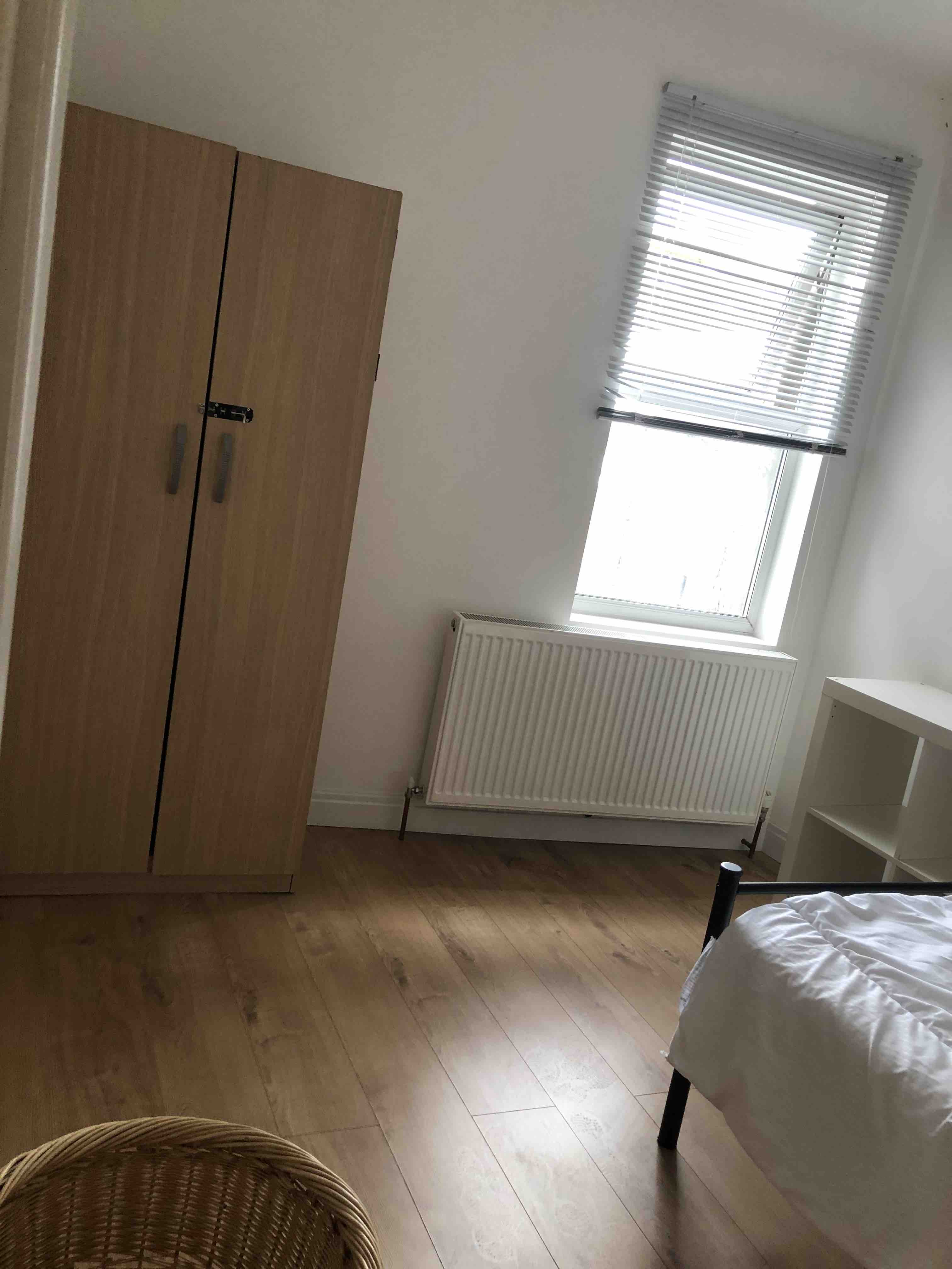 1 bedroom in Shared flat RoomsLocal image