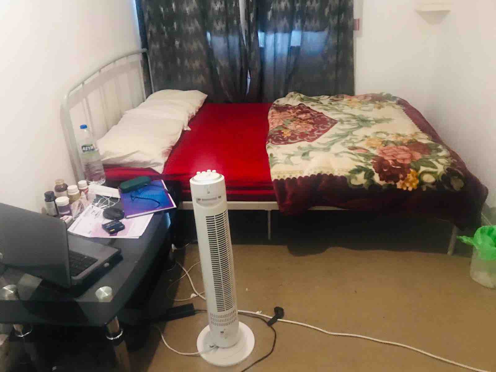 room available RoomsLocal image