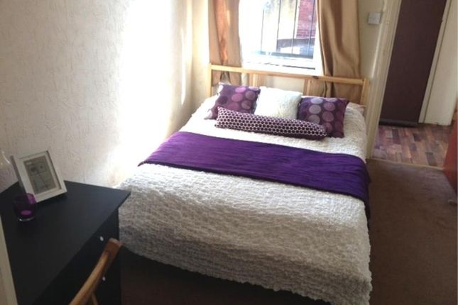 FLEXIBLE ONE BEDROOM FLAT IN BIRMINGHAM, Bath RoomsLocal image