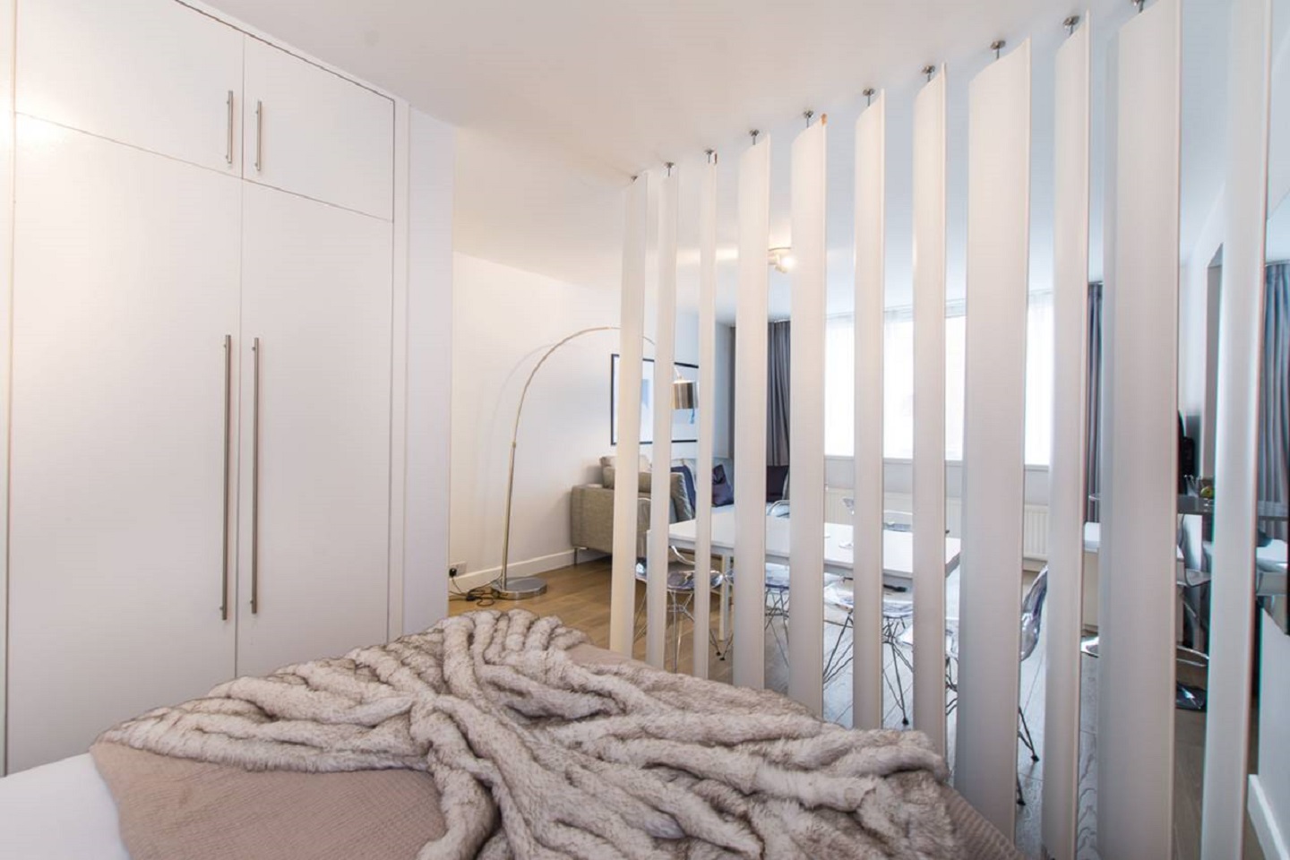 Superb studio 37sq. ft for max. 2 guests ( not shared ) 43 Vauxhall Bridge Road RoomsLocal image