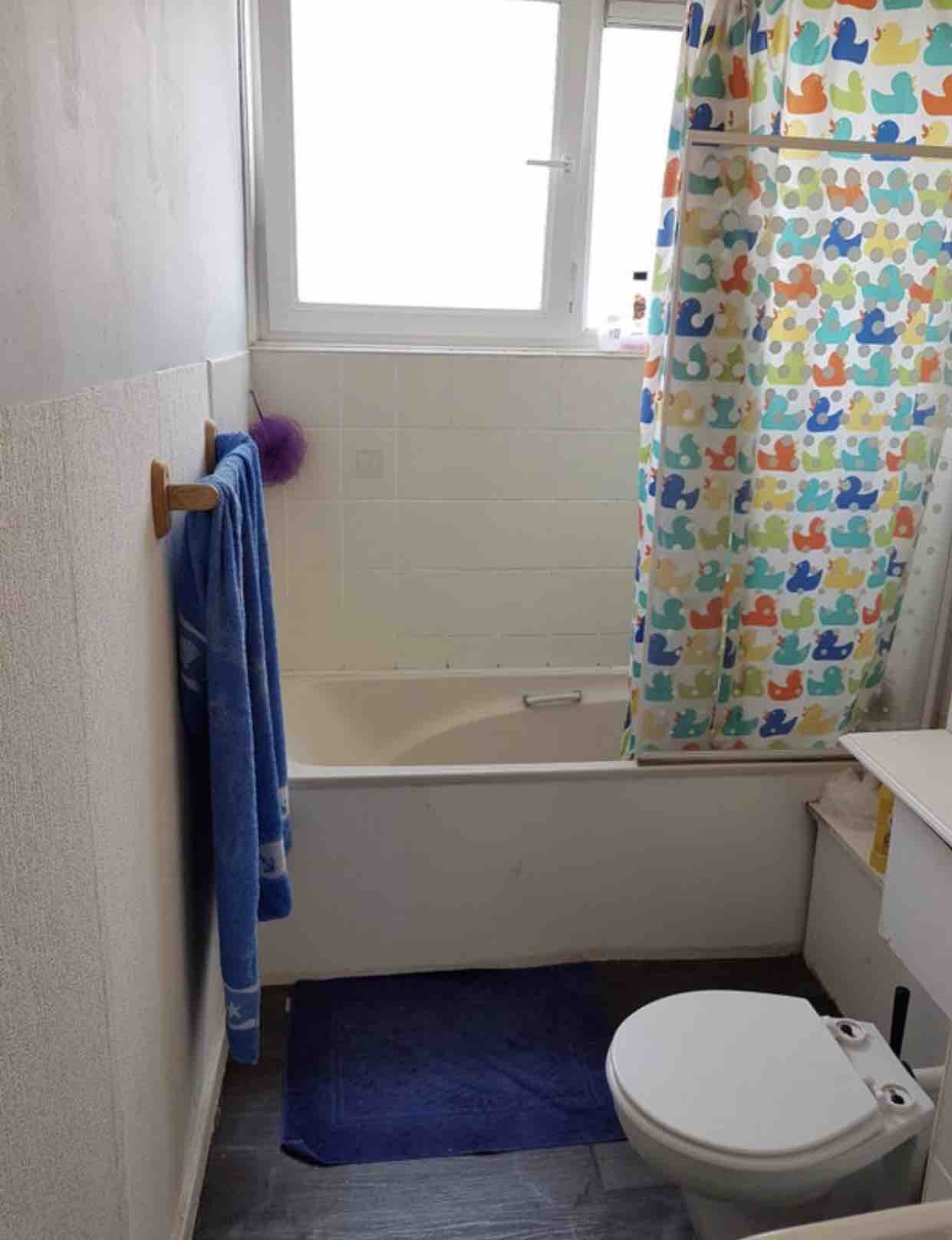 Lovely Double Bedroom in Old Street (N1) RoomsLocal image