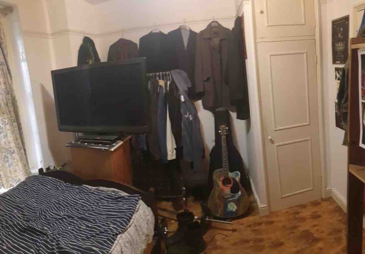 Lovely Double room in Victoria RoomsLocal image