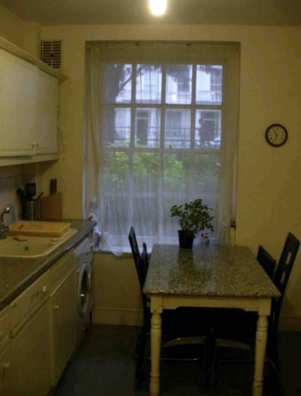 Lovely Double room in Victoria RoomsLocal image