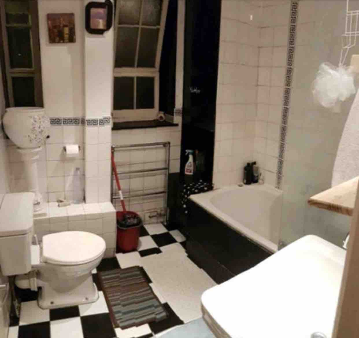 Lovely Double room in Victoria RoomsLocal image