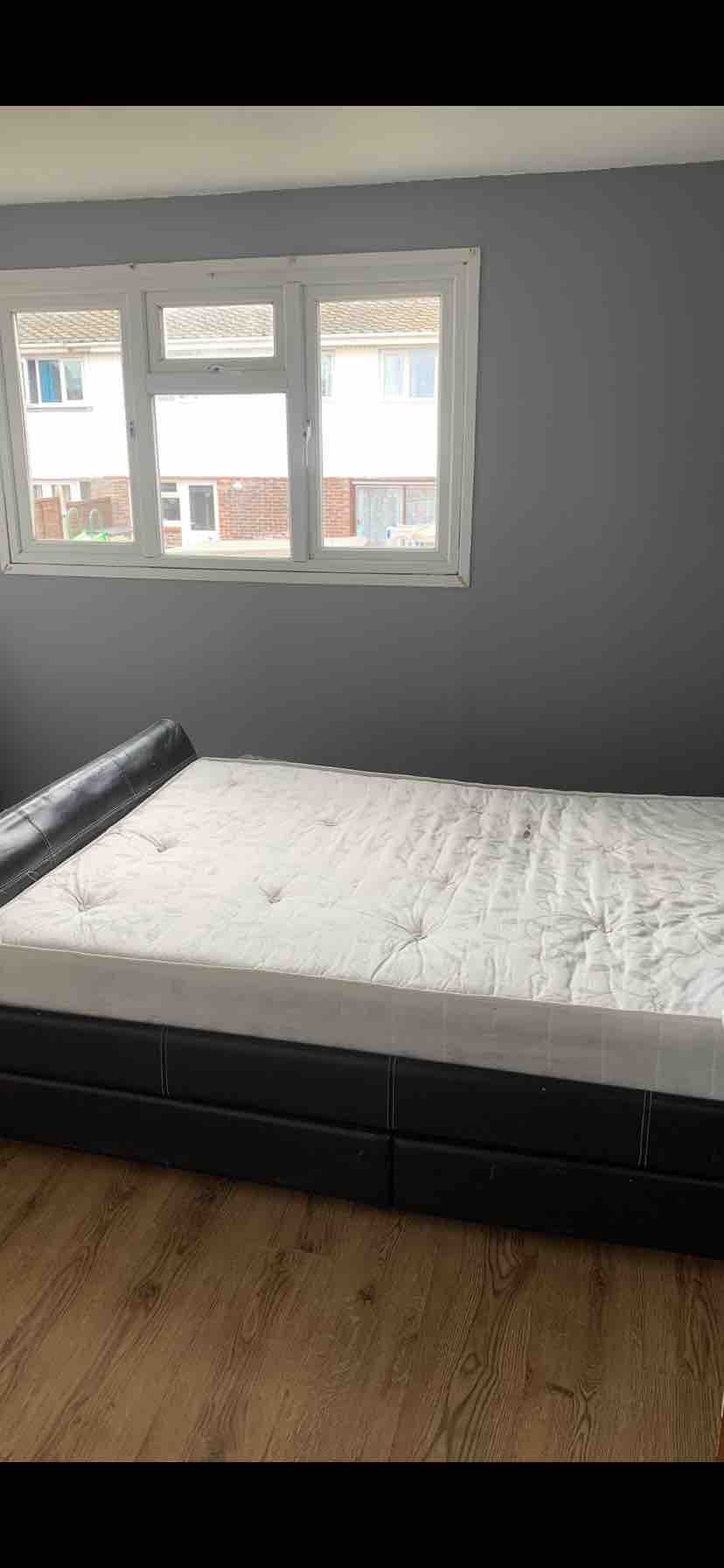 1 double bedroom RoomsLocal image