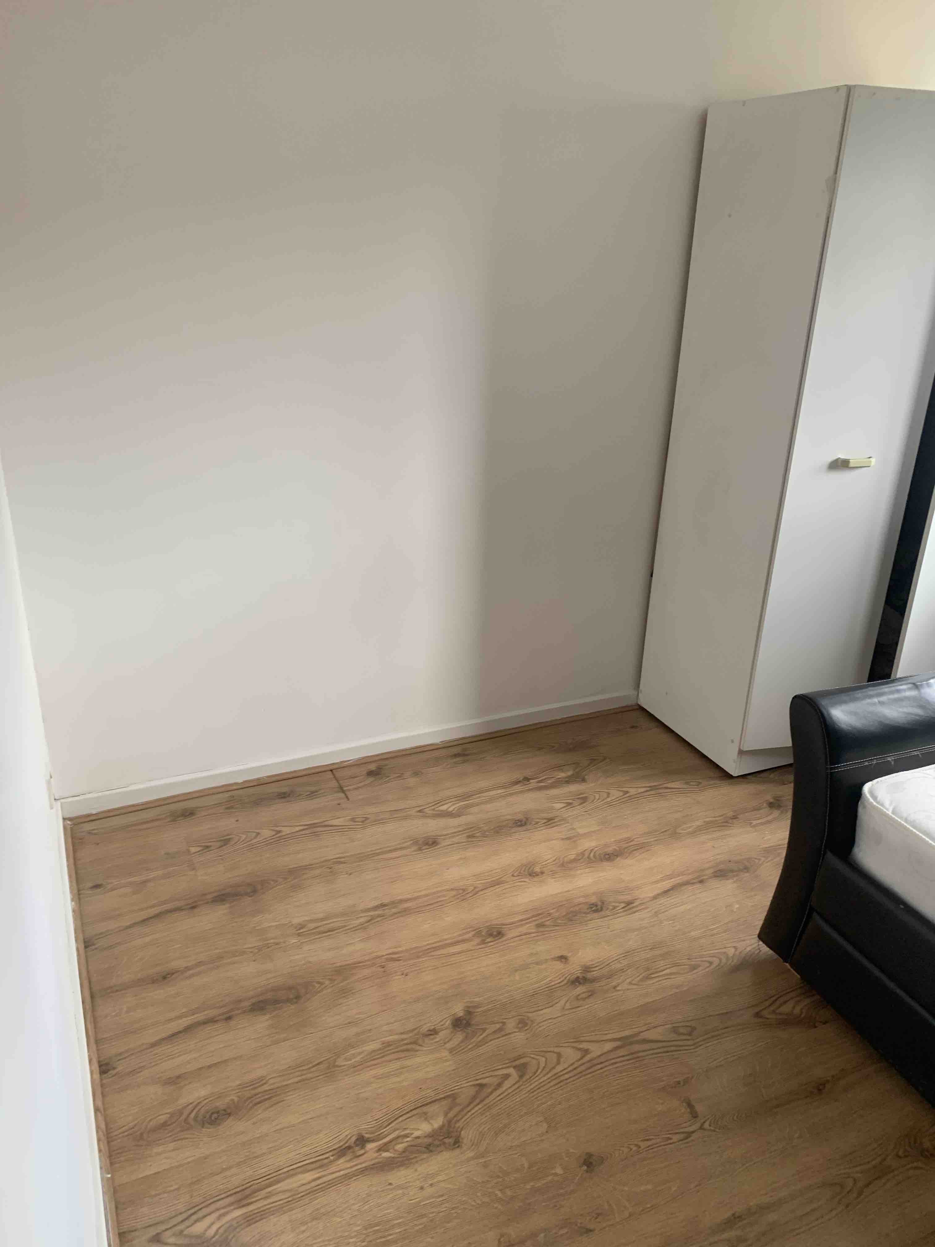 1 double bedroom RoomsLocal image