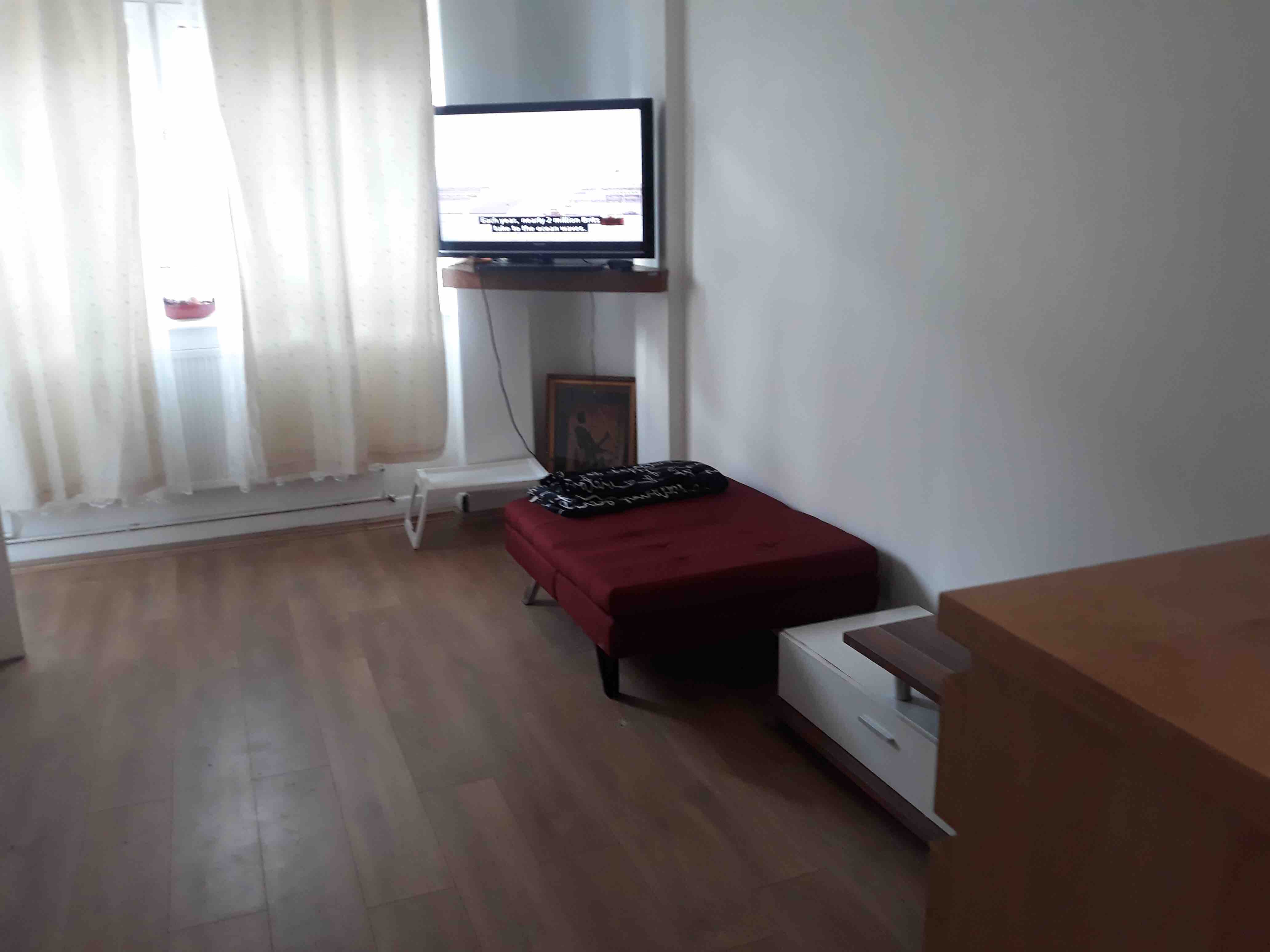 1 Bed room RoomsLocal image