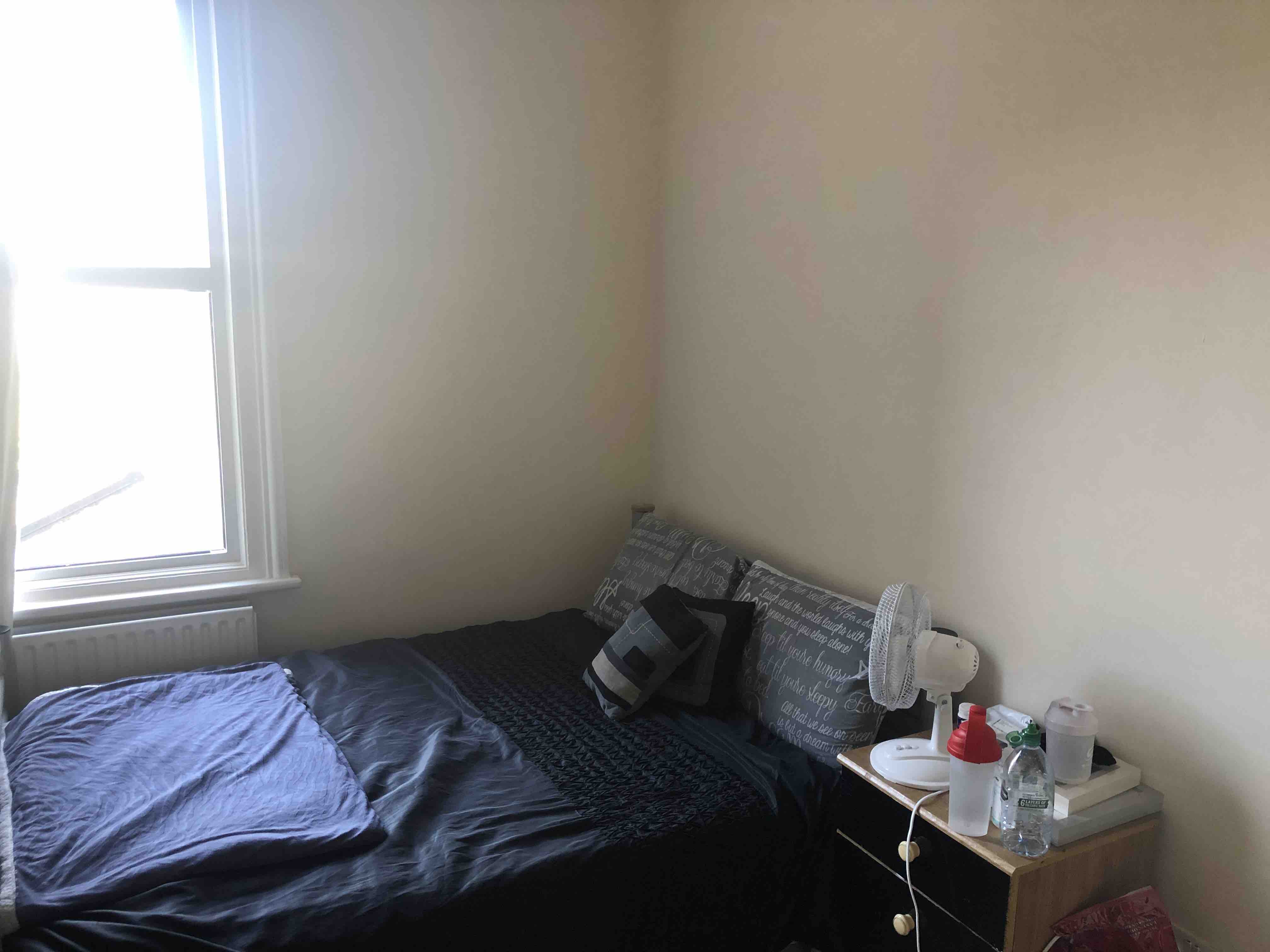 Room to Rent RoomsLocal image