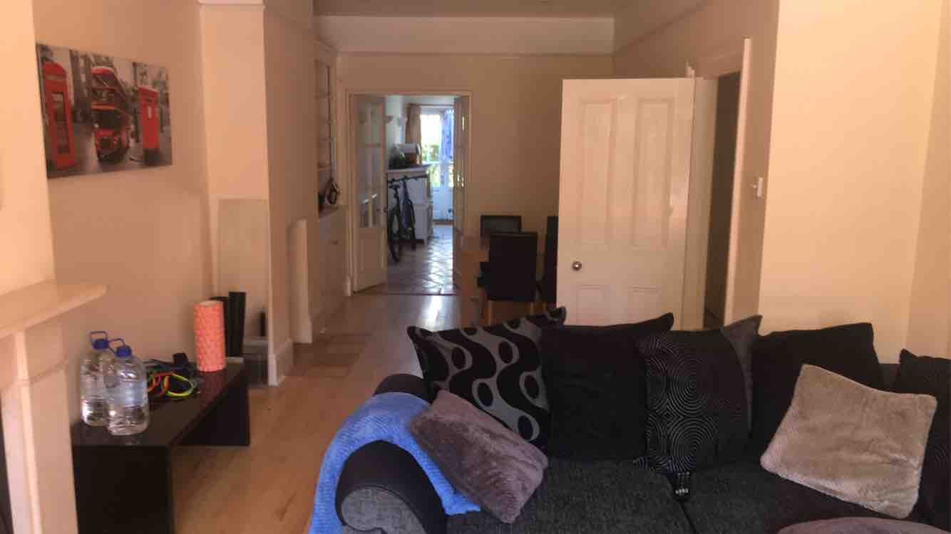 Room to Rent RoomsLocal image