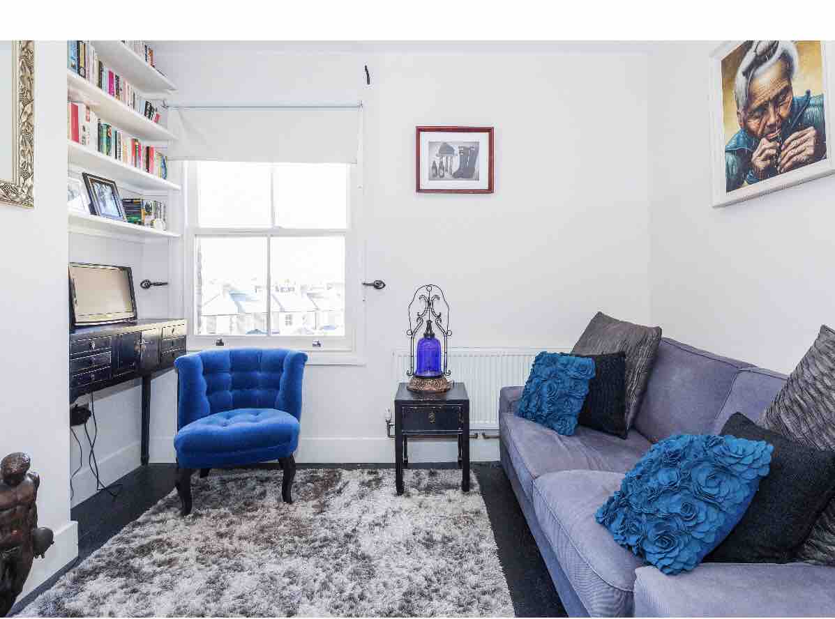Double bedroom RoomsLocal image