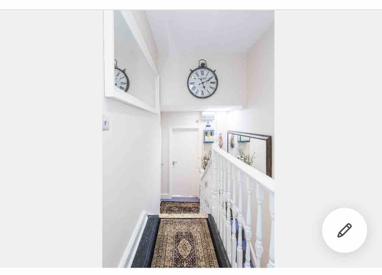 Double bedroom RoomsLocal image