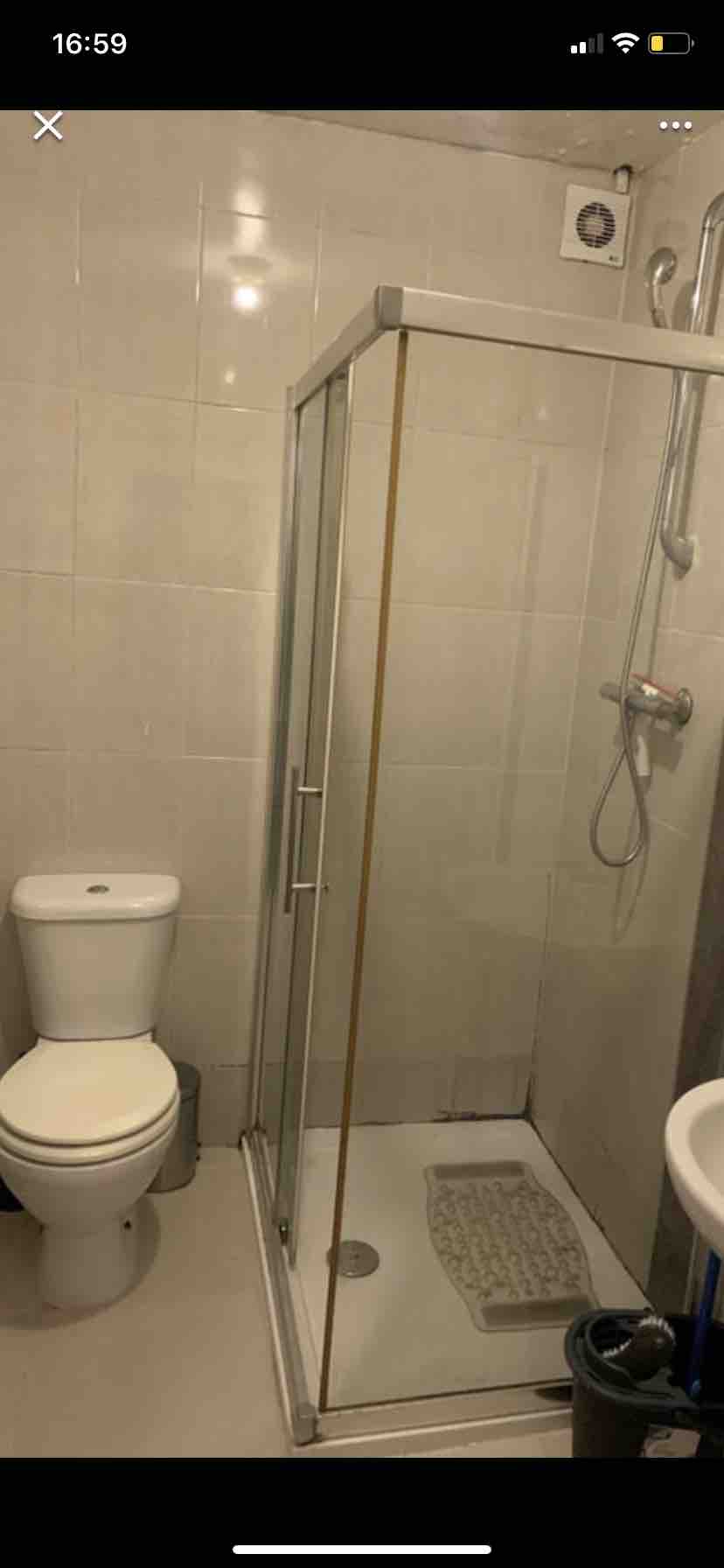 bedsit RoomsLocal image