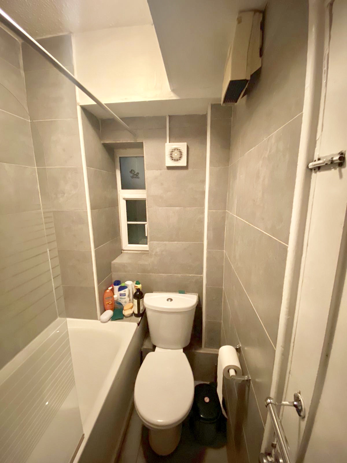 This truly stunning two bedroom flats hare in London city, Covent Garden, London RoomsLocal image