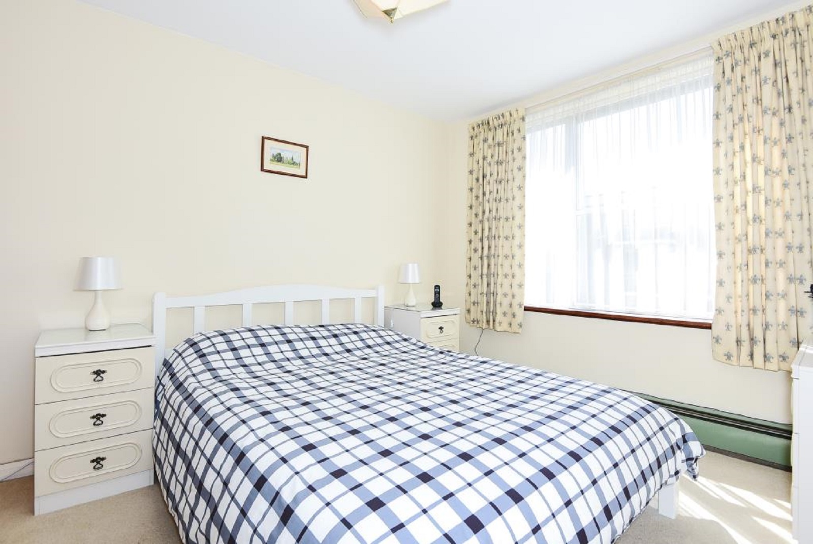 Fantastic location flat sharing in Kentish Town London RoomsLocal image