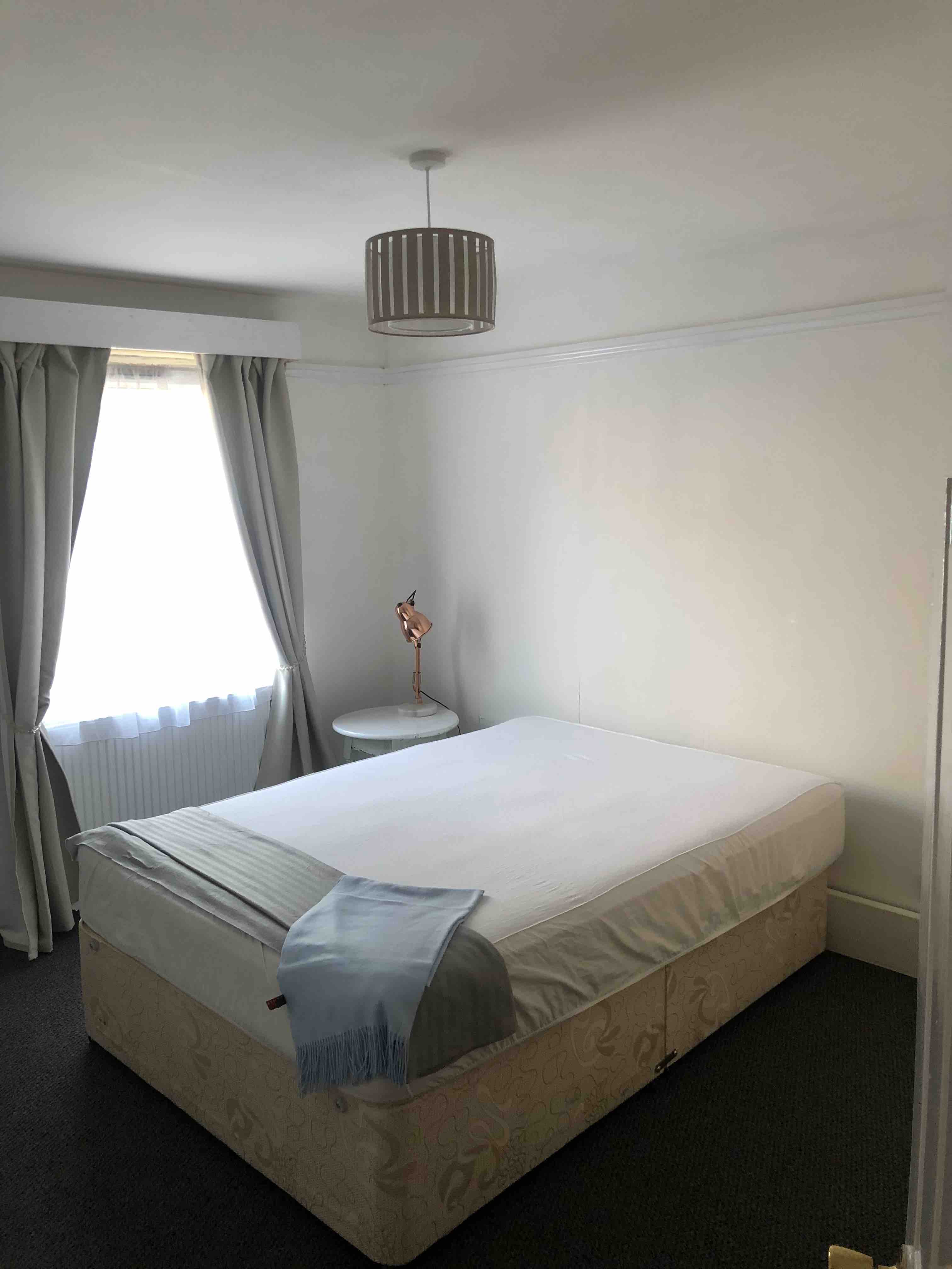 1 bedroom RoomsLocal image