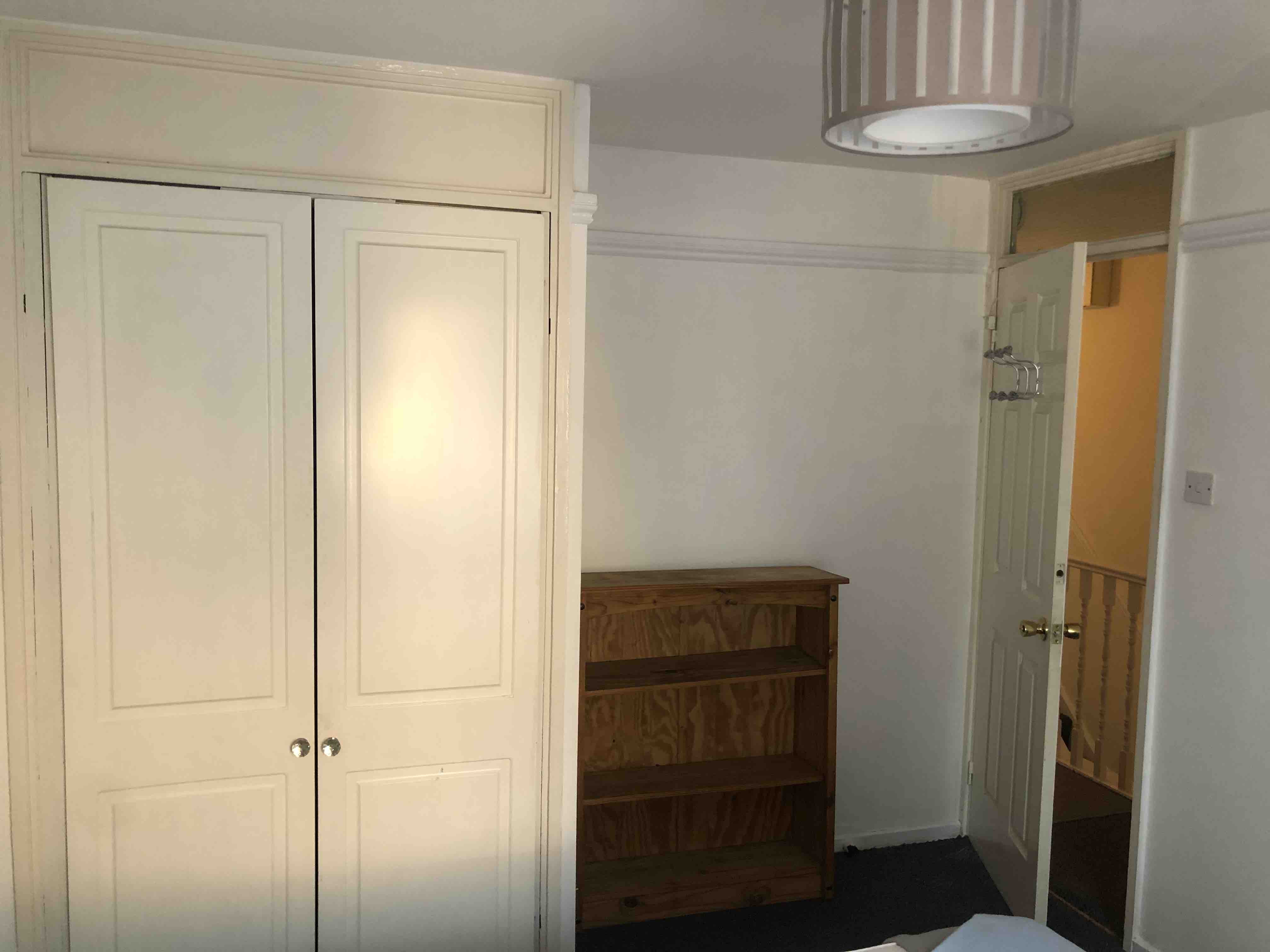 1 bedroom RoomsLocal image
