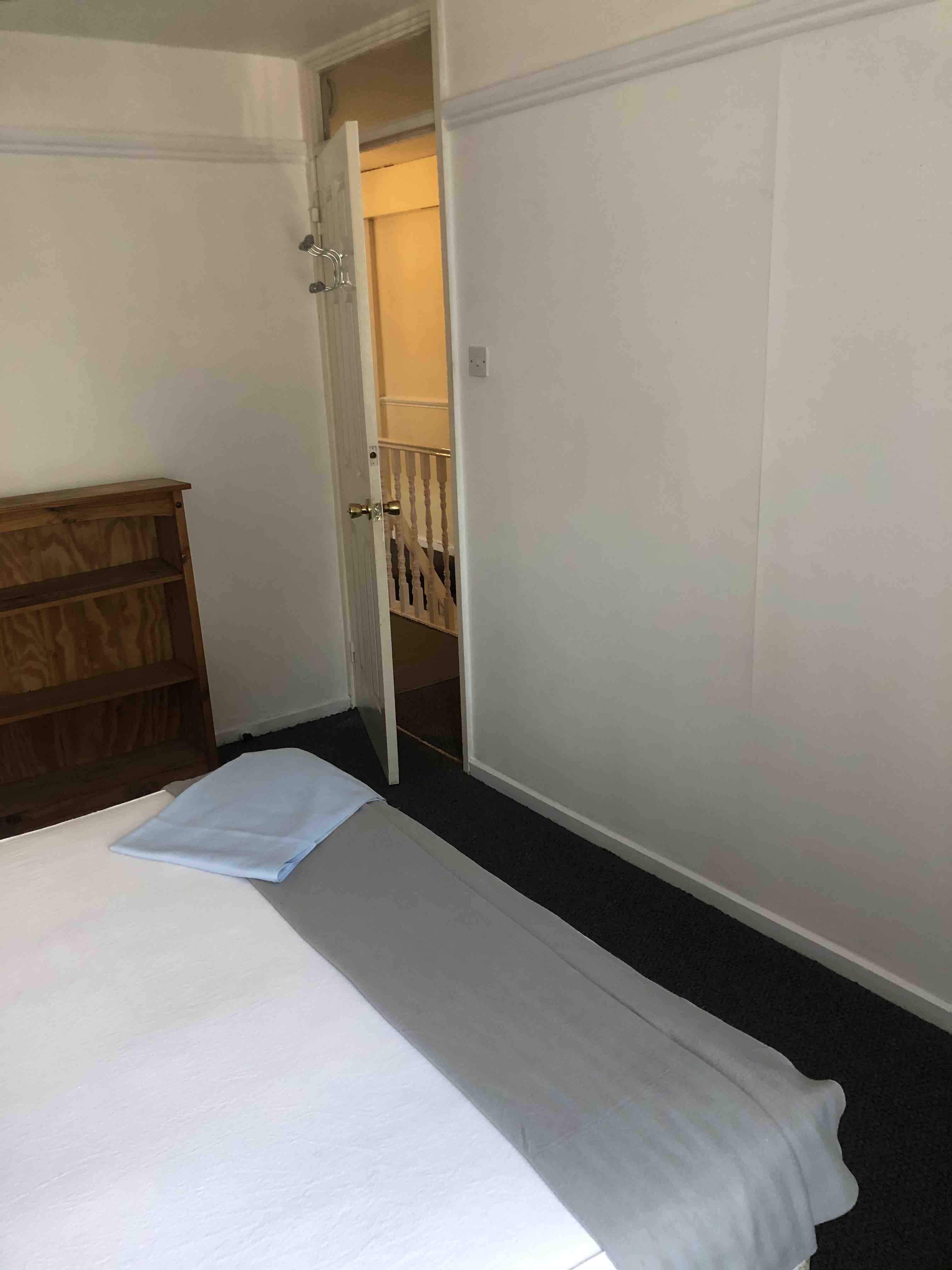 1 bedroom RoomsLocal image