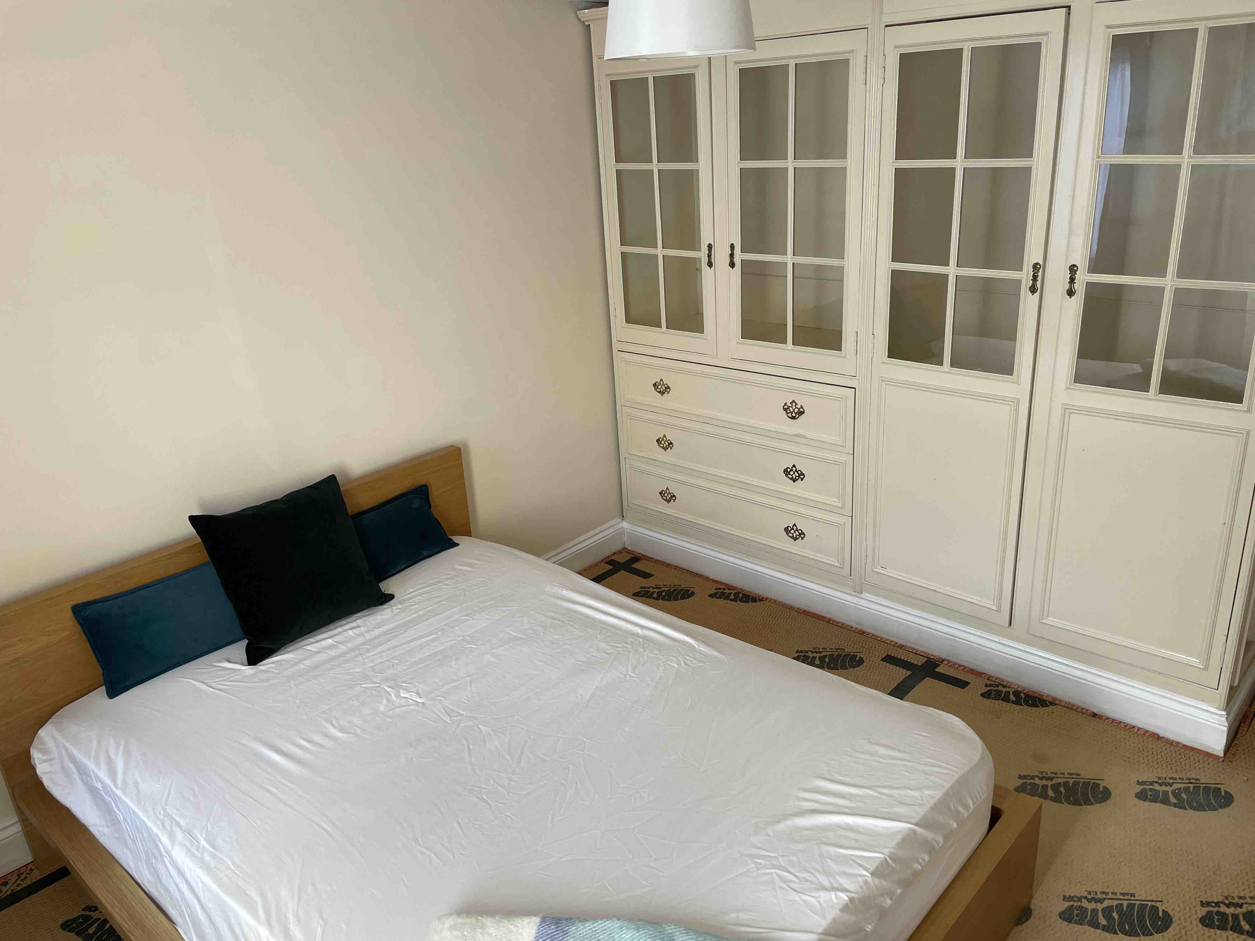 1 Bedroom RoomsLocal image