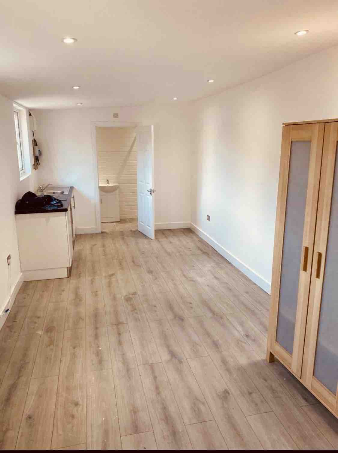  RoomsLocal image