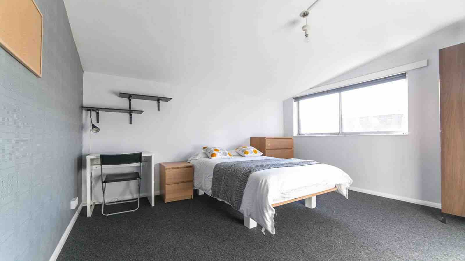 Flat to share RoomsLocal image