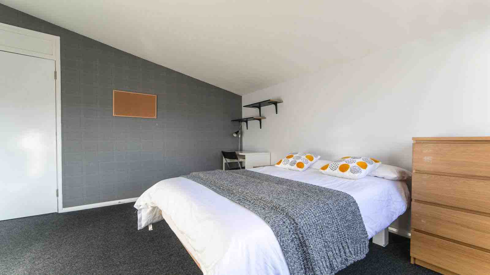 Flat to share RoomsLocal image