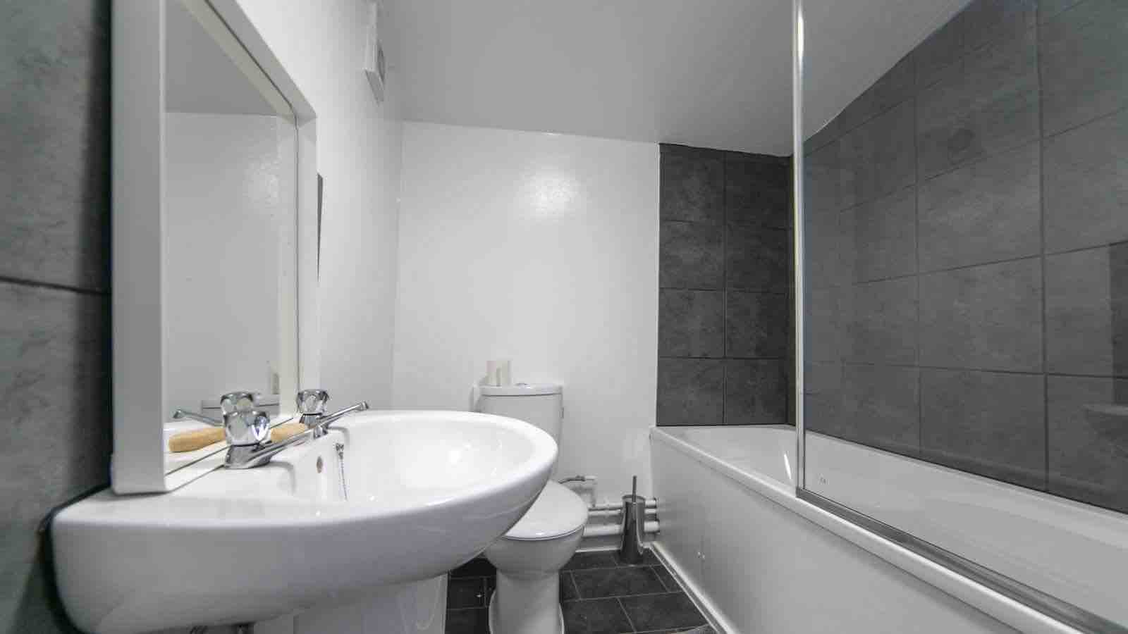 Flat to share RoomsLocal image