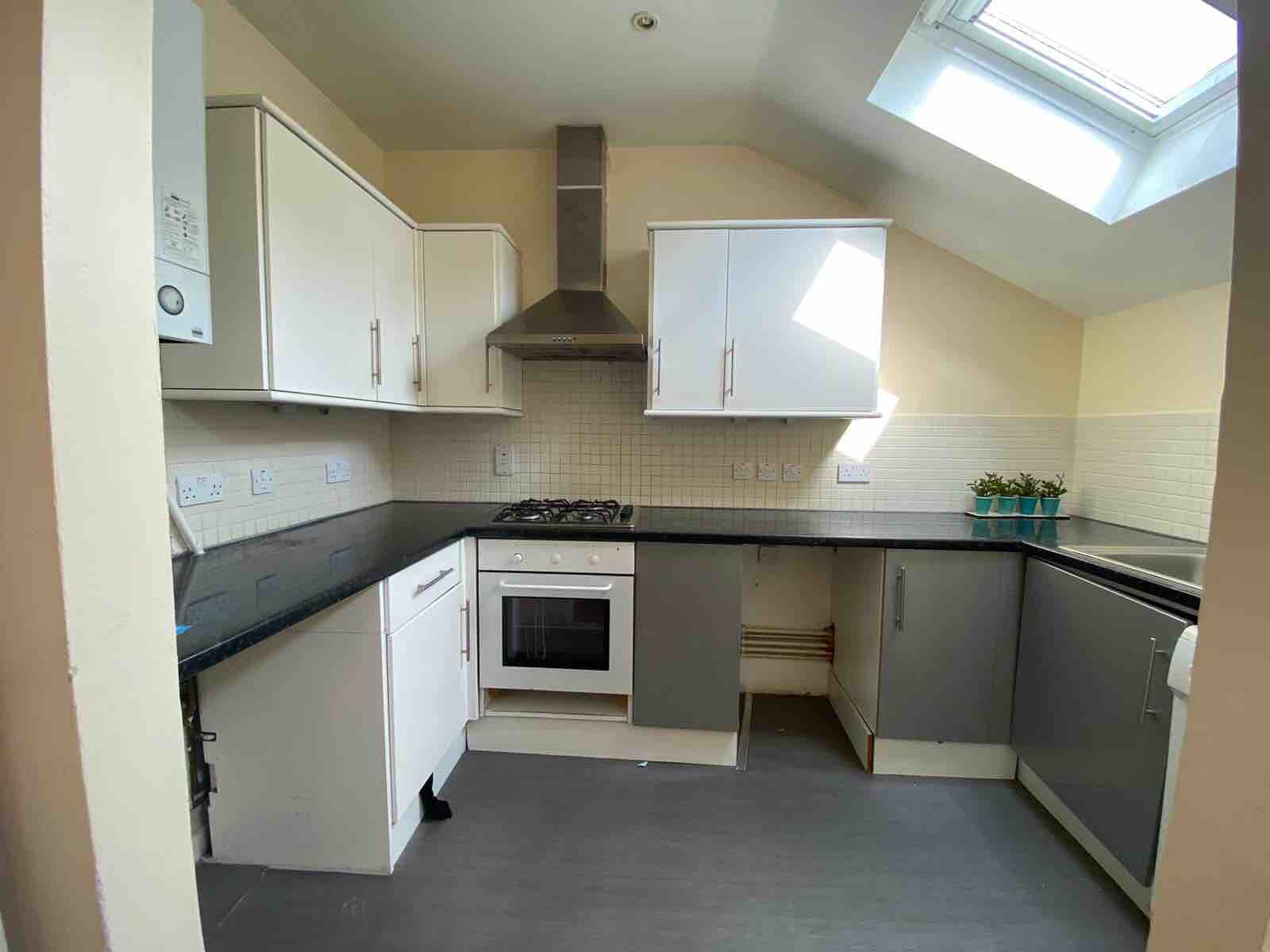 double bedroom in Brick Lane Liverpool Street RoomsLocal image