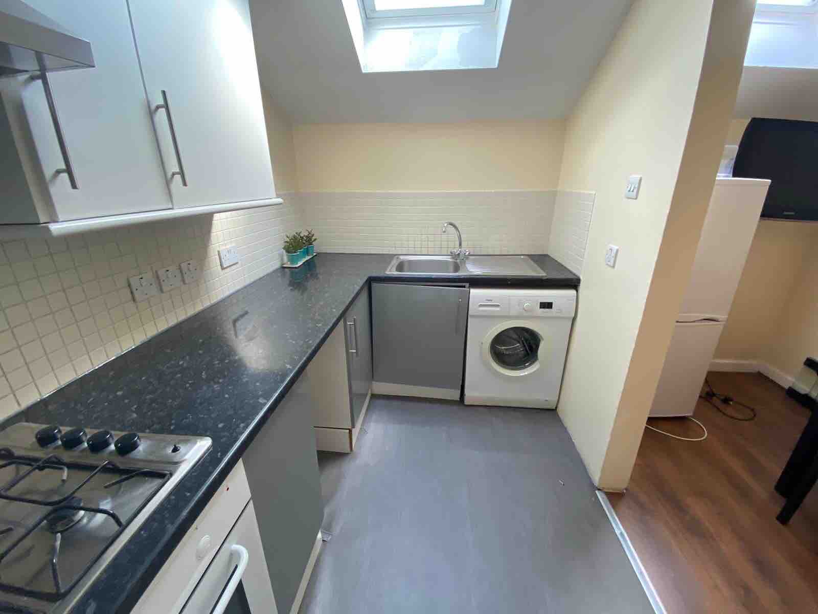 double bedroom in Brick Lane Liverpool Street RoomsLocal image
