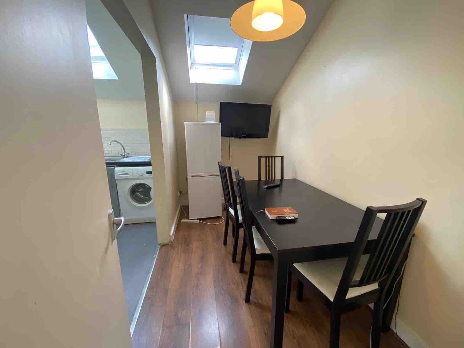double bedroom in Brick Lane Liverpool Street RoomsLocal image