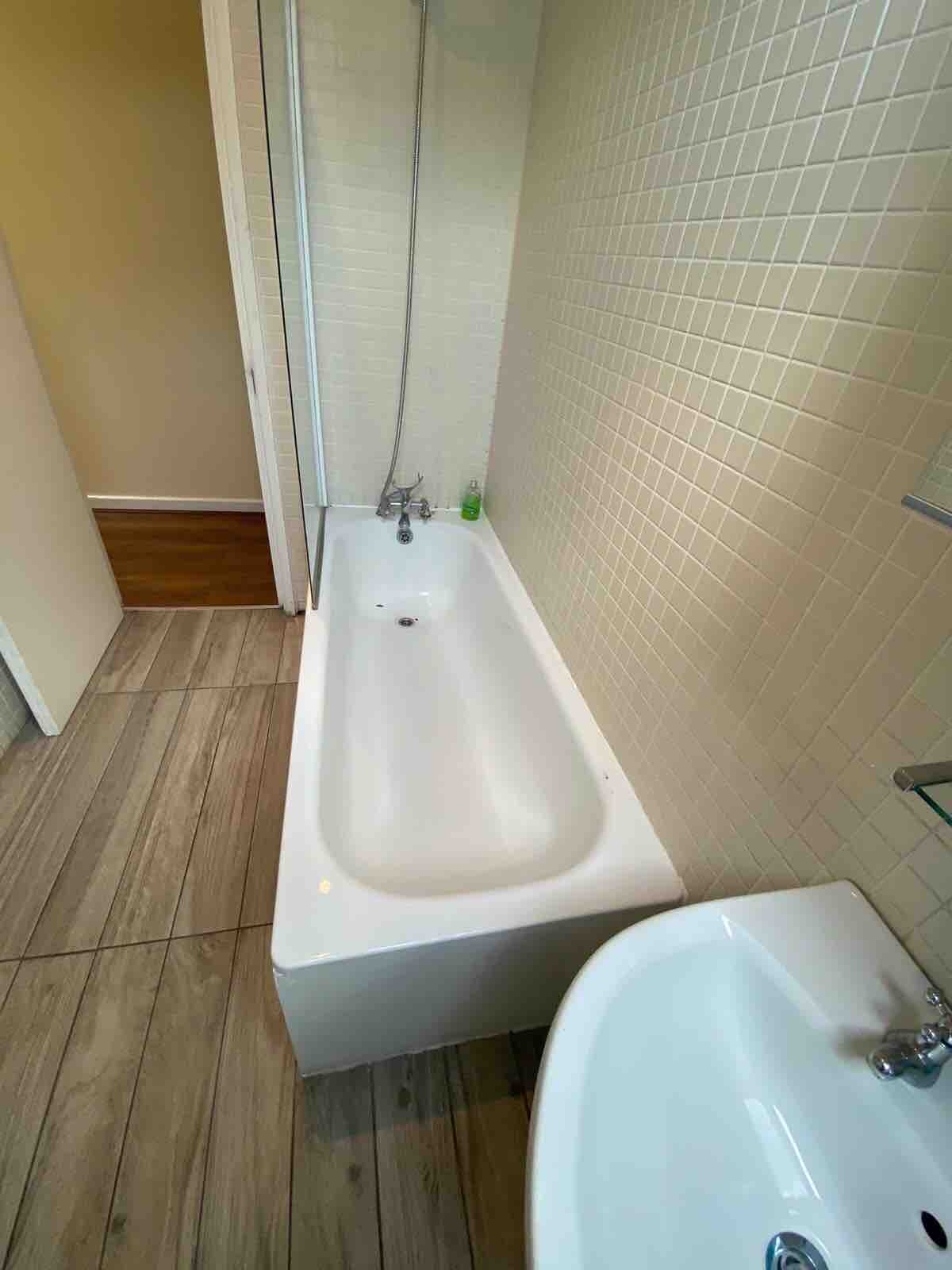 double bedroom in Brick Lane Liverpool Street RoomsLocal image