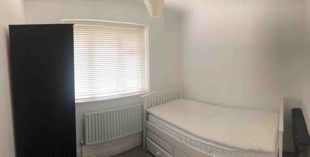 3 Bedroom Flat in Holloway RoomsLocal image