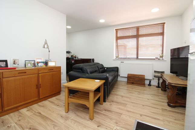 A one bedroom flat image