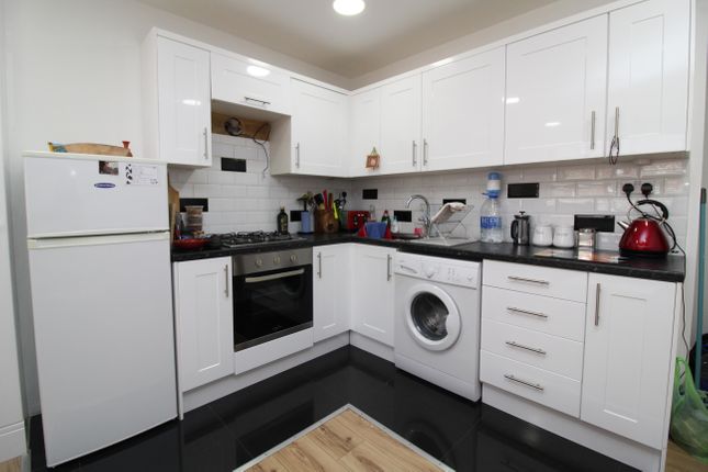 A one bedroom flat RoomsLocal image