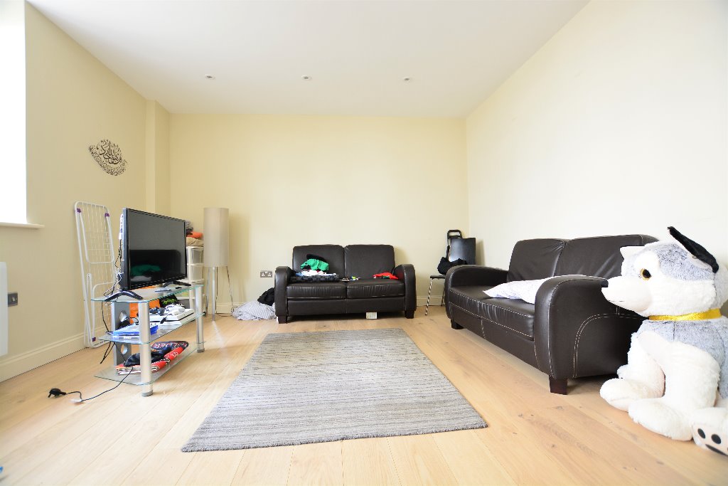 Nice double bedroom RoomsLocal image