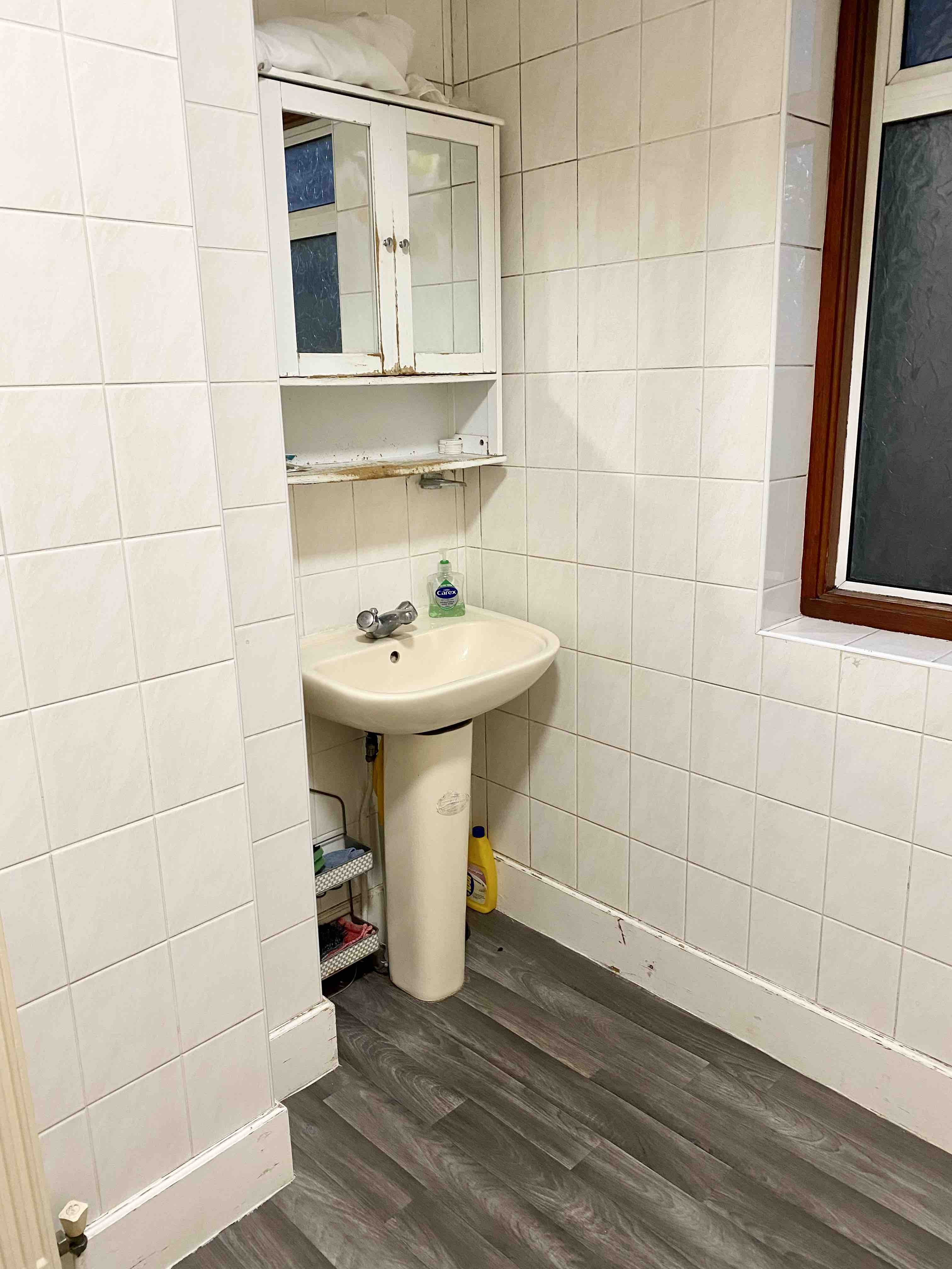 Suitable for students and employees RoomsLocal image