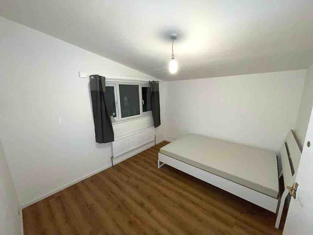 5 bedroom house RoomsLocal image