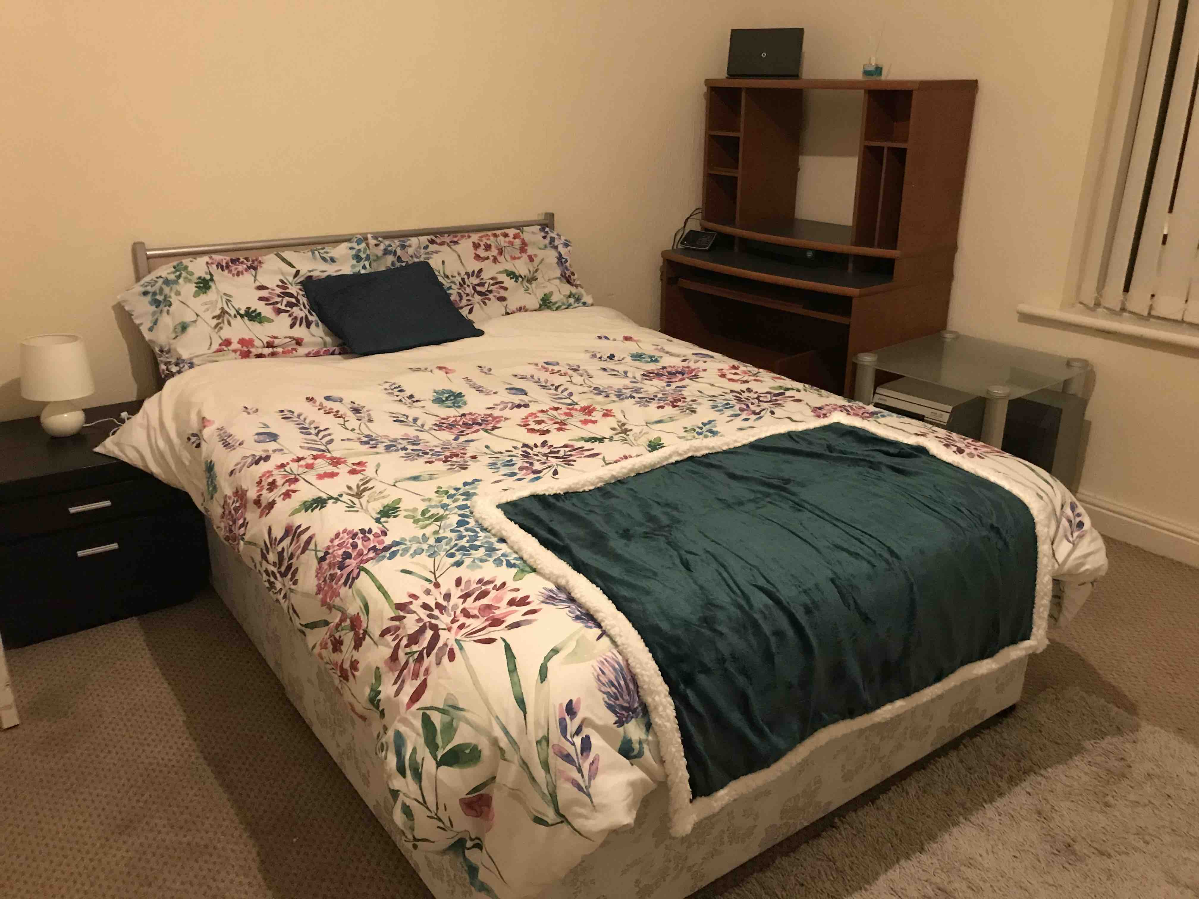 double room, Birkenhead RoomsLocal image