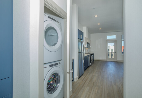 1 Cozy Bedroom Flat in Brixton RoomsLocal image
