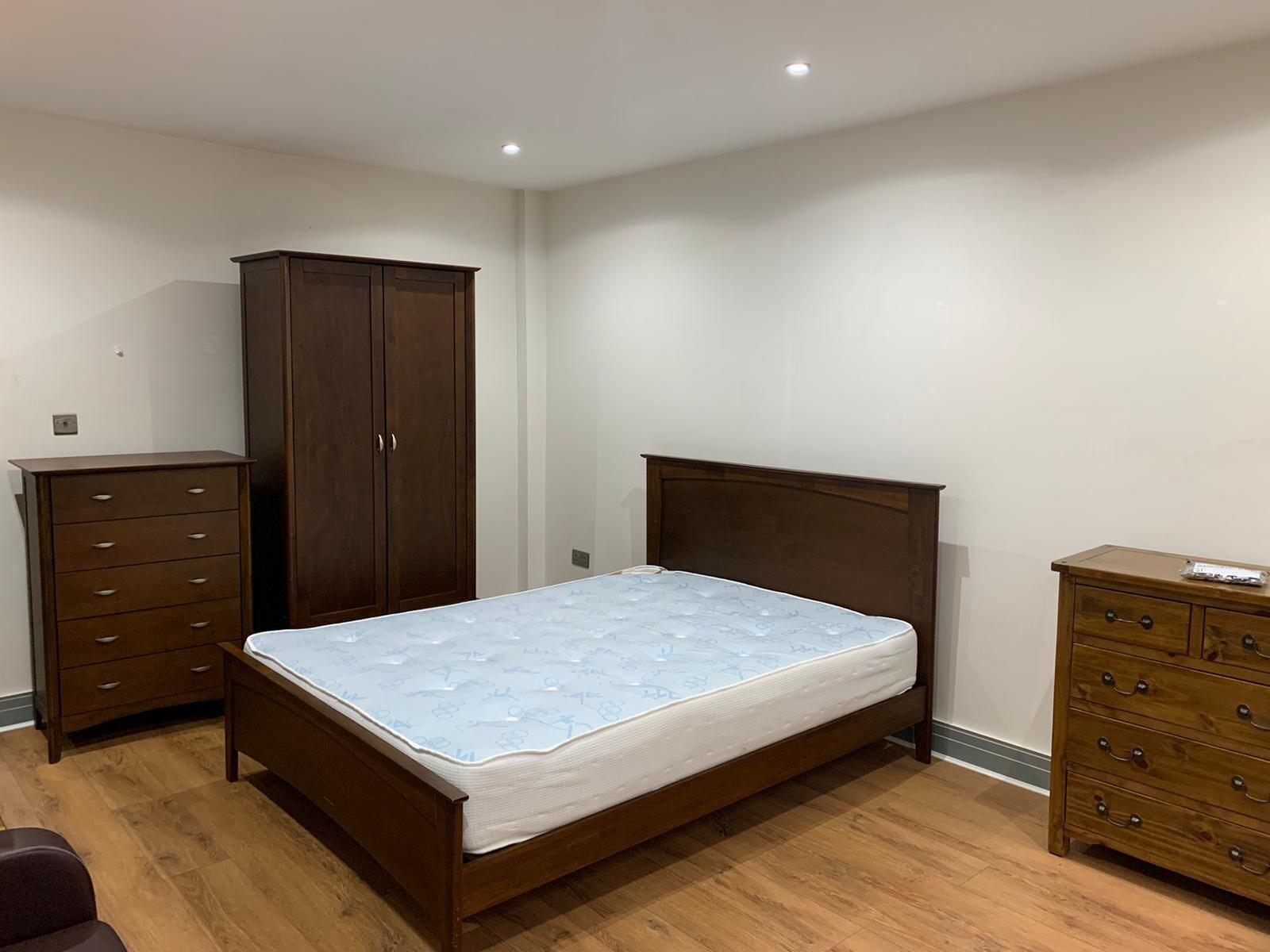 A finished to an excellent standard 1 bed  flat RoomsLocal image