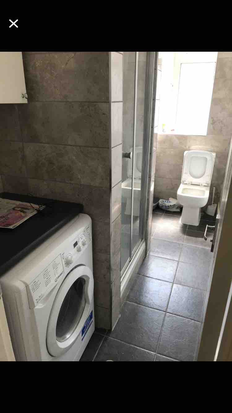 1 room RoomsLocal image