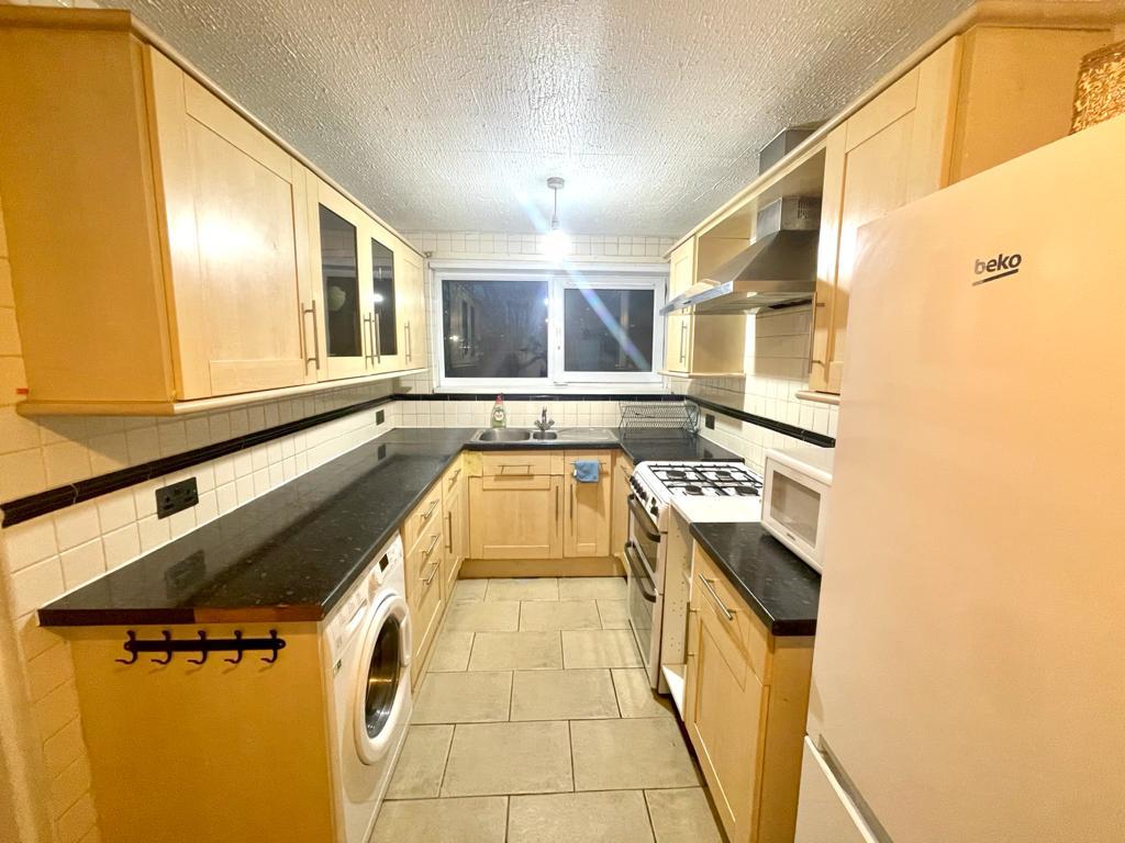 Fully Furnished Double Room RoomsLocal image