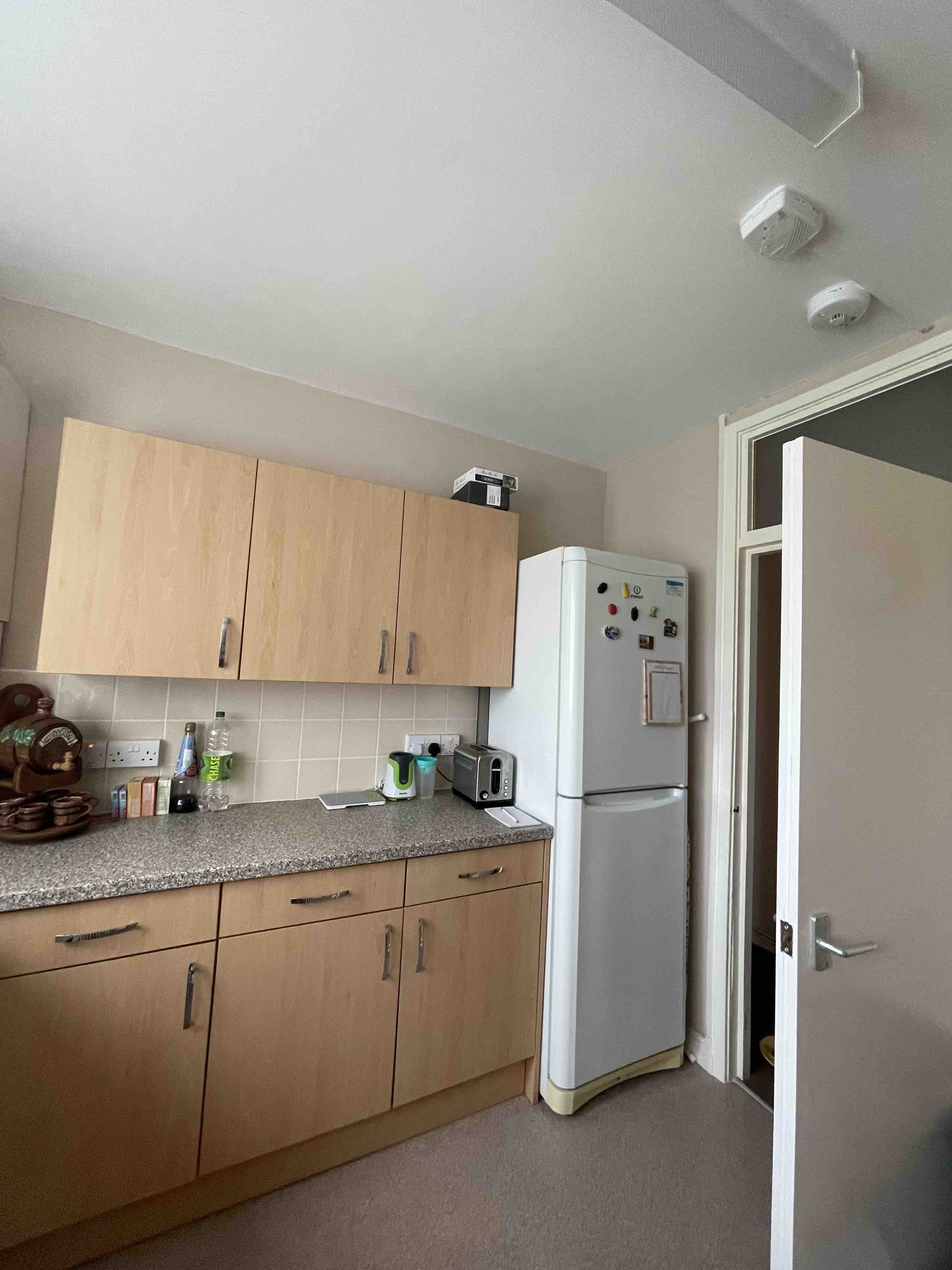 1 bedroom available RoomsLocal image
