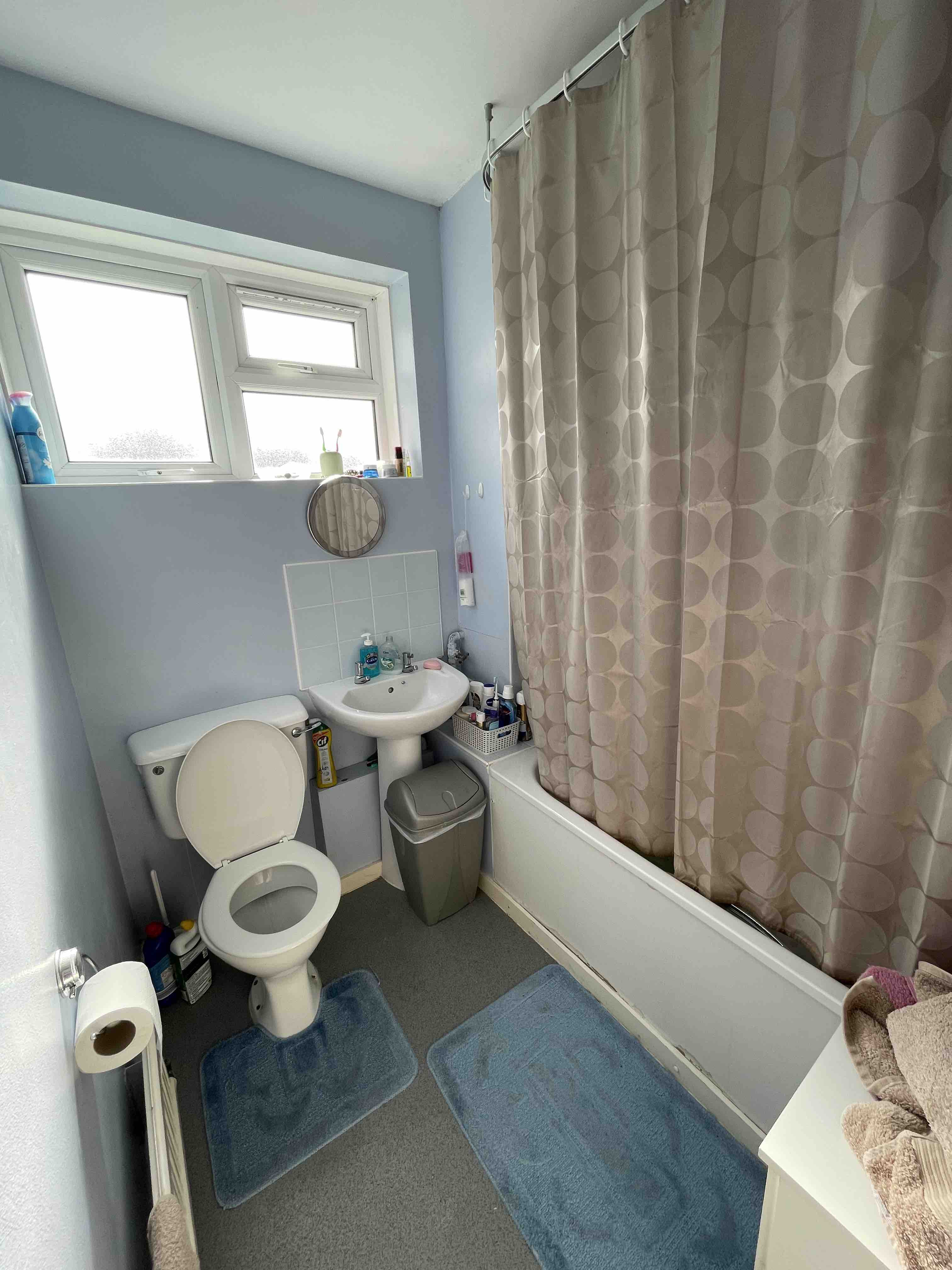 1 bedroom available RoomsLocal image
