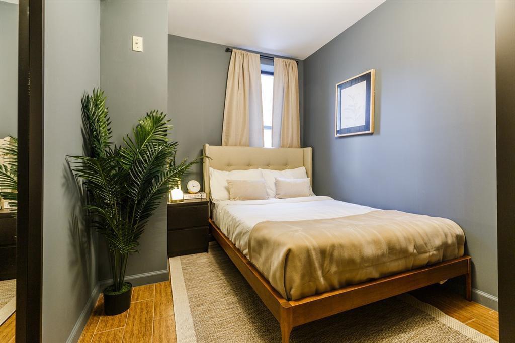 One bed flat to rent in Paramount Court London RoomsLocal image