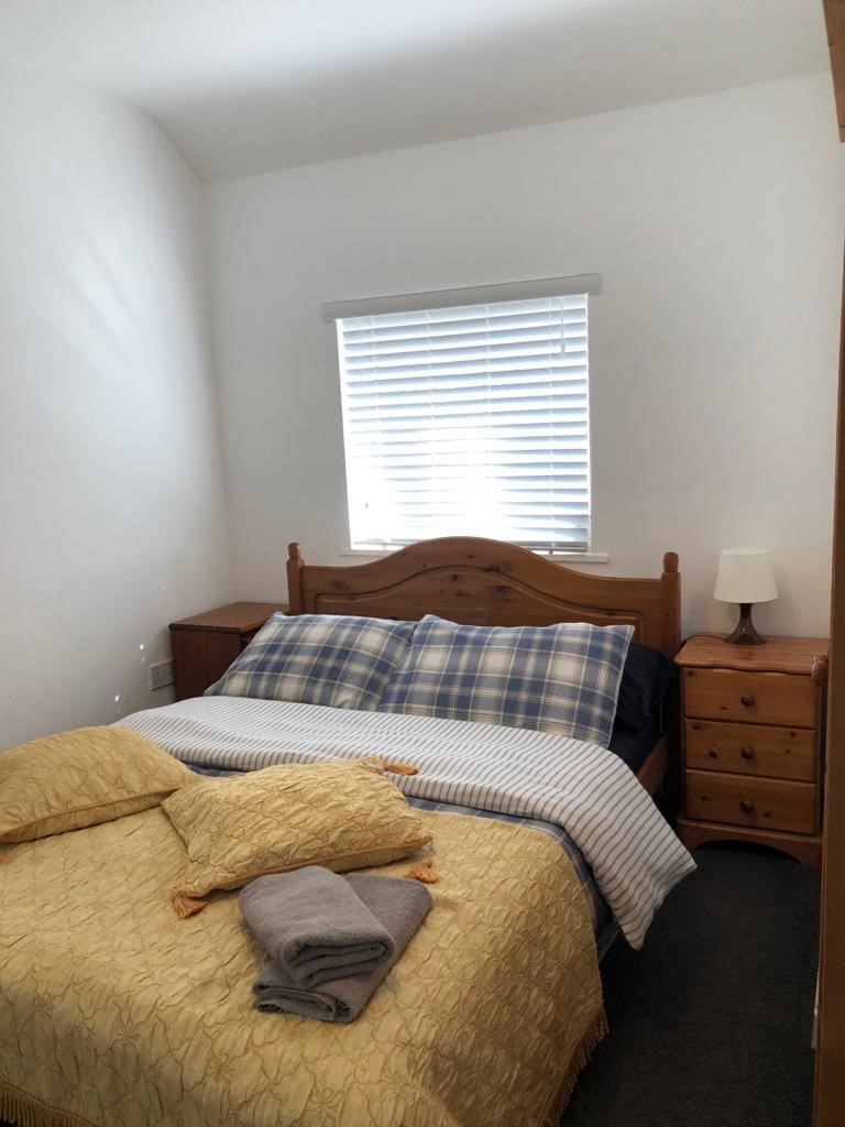 Modern, Furnished Rooms RoomsLocal image
