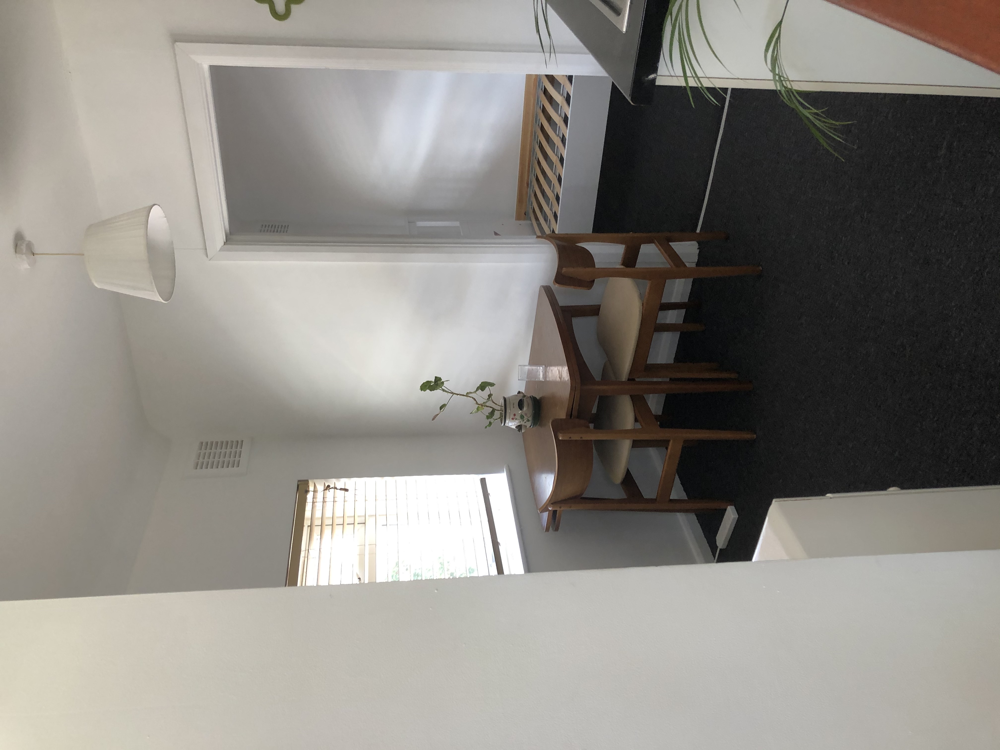 Modern, Furnished Room 4 RoomsLocal image